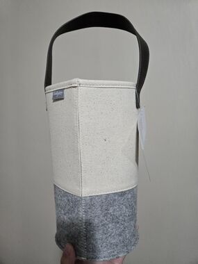 Thirty-One Wine & Gift Bag - Cream and Gray